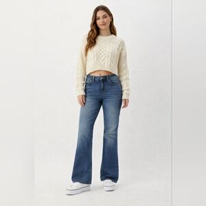 AMERICAN EAGLE Low Rise Flare Next Level Stretch Jeans 8